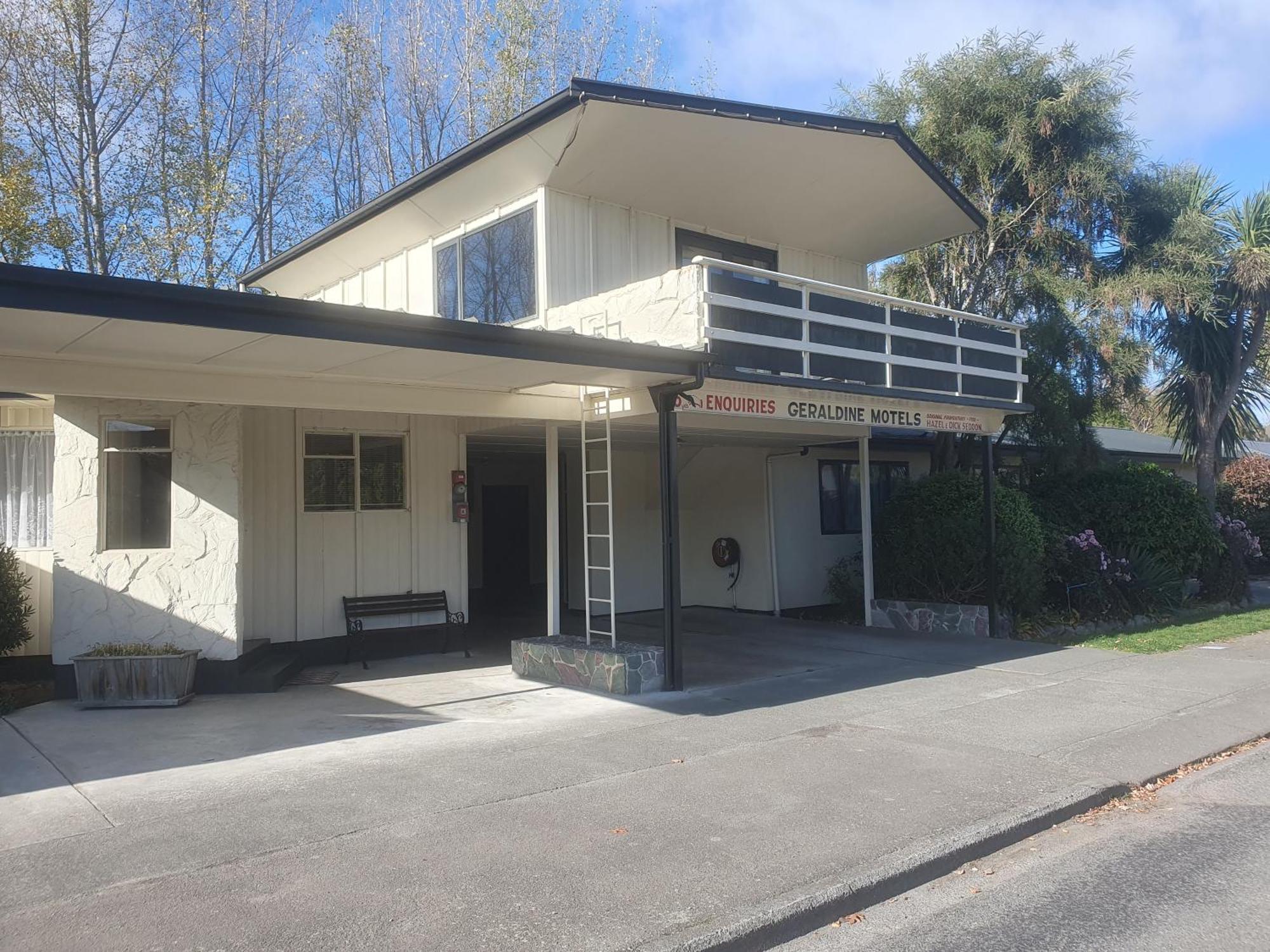 Geraldine Motels Exteriör bild